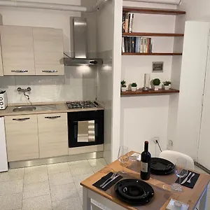 https://naviglis-studio.italymilanhotels.net