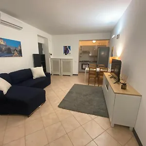 https://naviglis-flat.italymilanhotels.net